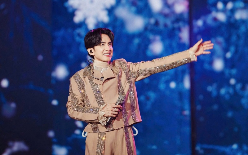 ca-si-dan-truong-sinh-nam-bao-nhieu-1