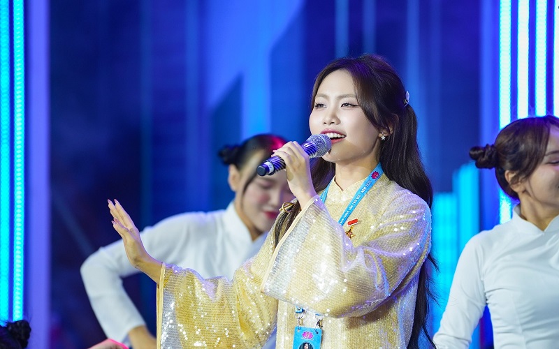 phuong-my-chi-sinh-nam-bao-nhieu-6