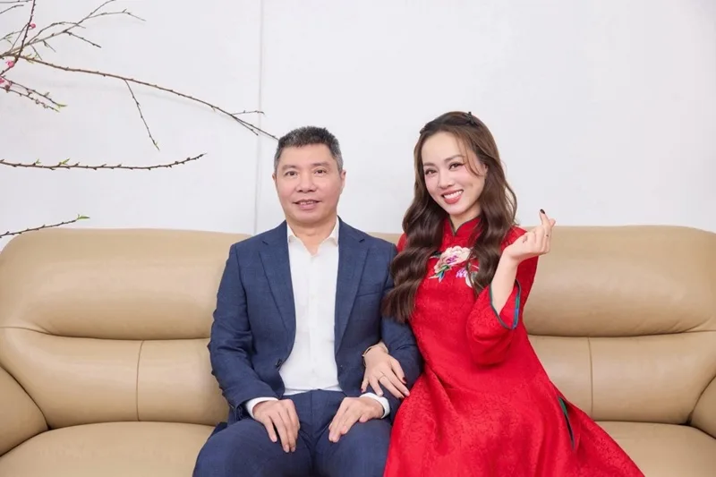 tieu su ngoc ha vo cong ly