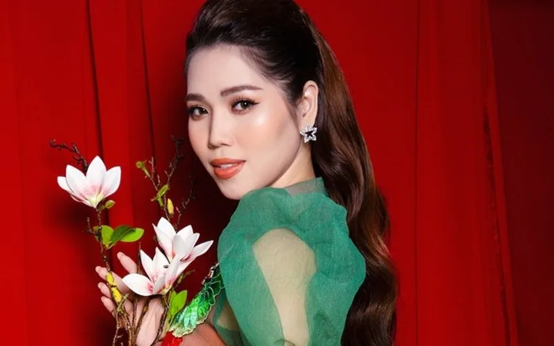 tieu su ca si lan vy