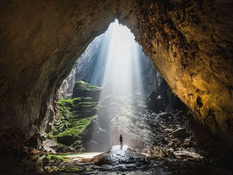 hang dong lon nhat the gioi kham pha ky quan son doong