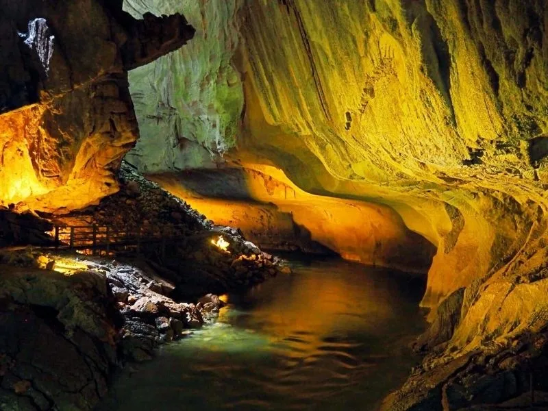 hang dong lon nhat the gioi kham pha ky quan son doong
