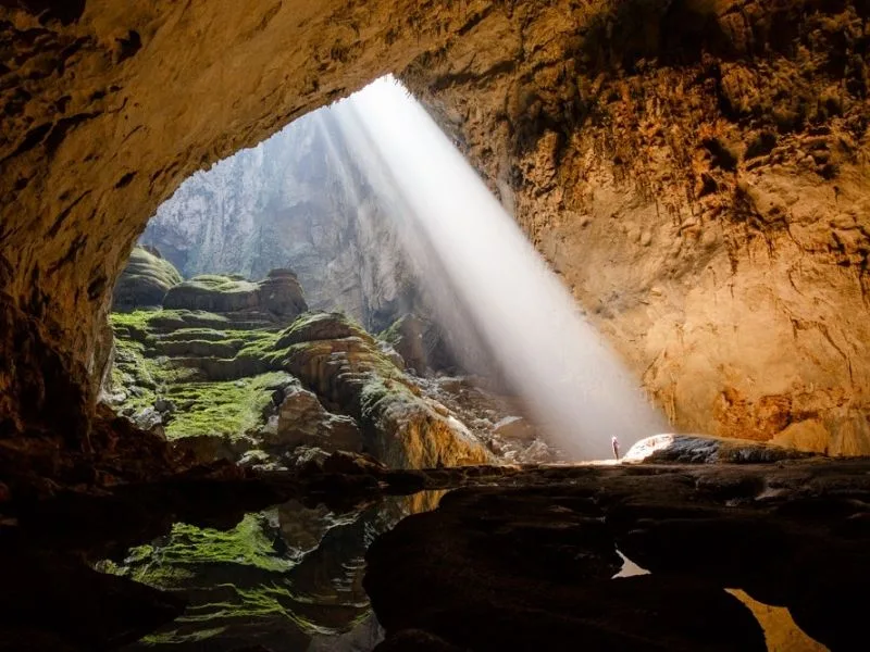 hang dong lon nhat the gioi kham pha ky quan son doong