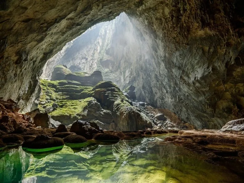 hang dong lon nhat the gioi kham pha ky quan son doong